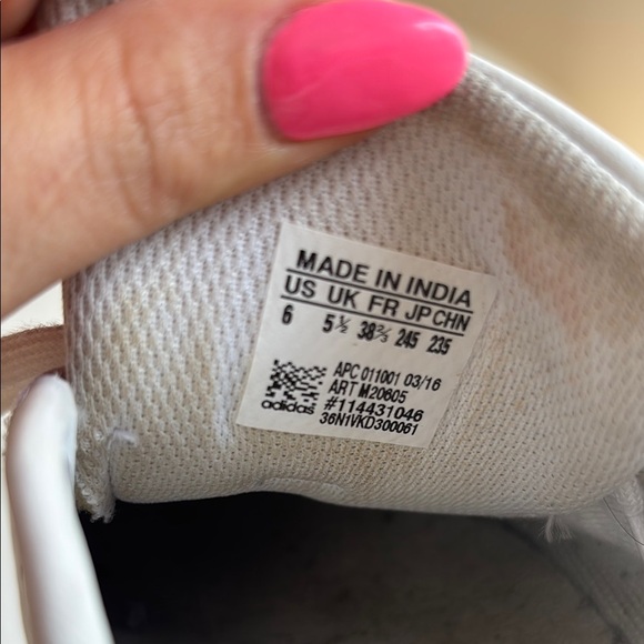 Adidas White and Green Mens Sneakers - Picture 4 of 4